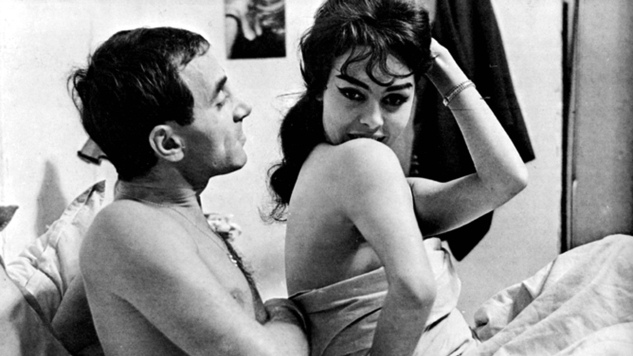 Charles Aznavour et Michèle Mercier dans Tirez sur le pianiste