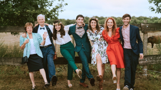 Photo de famille d'Inès, ils sont sept, sans le père.