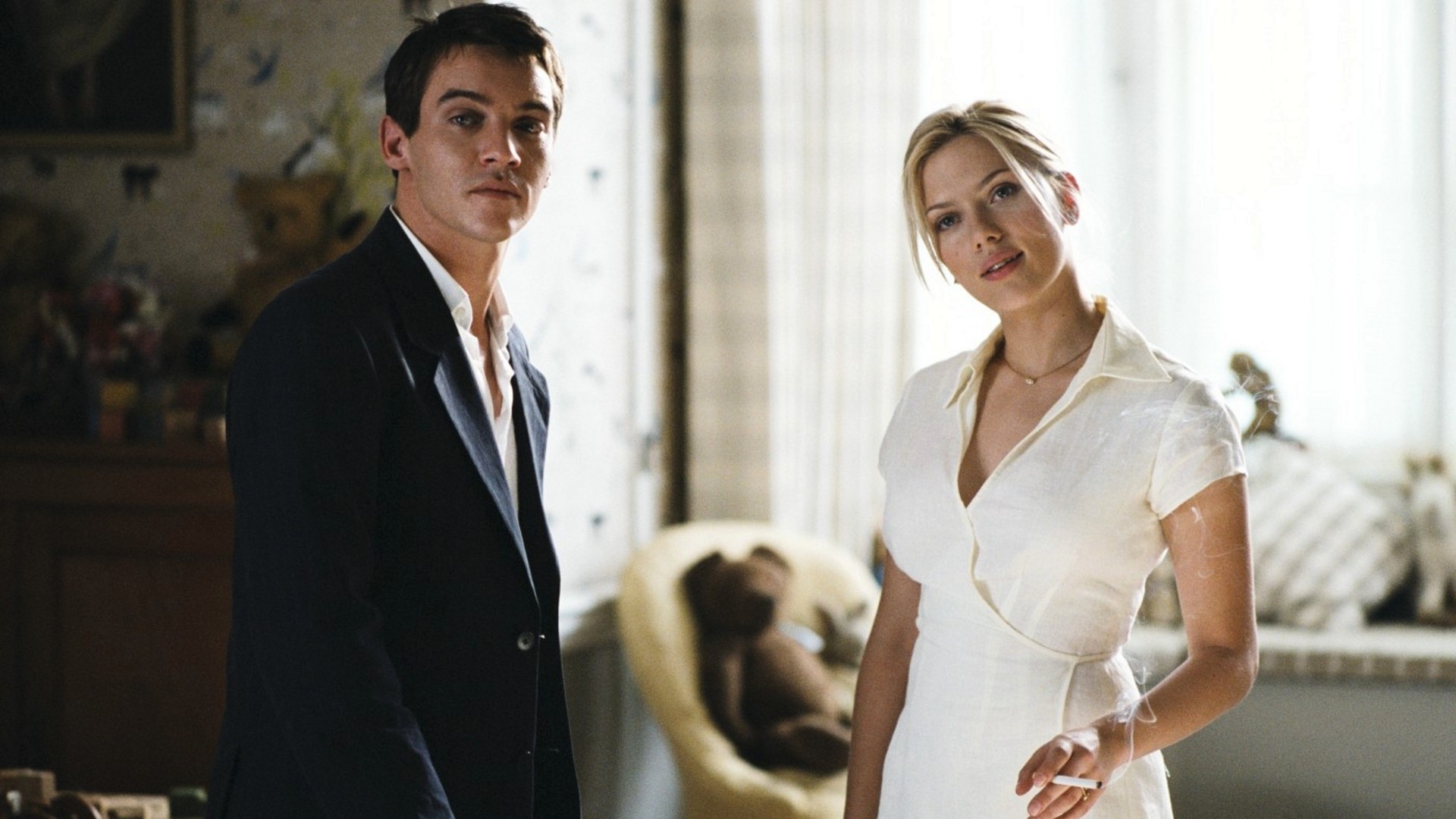 Jonathan Rhys Meyers et Scarlett Johansson dans Match Point