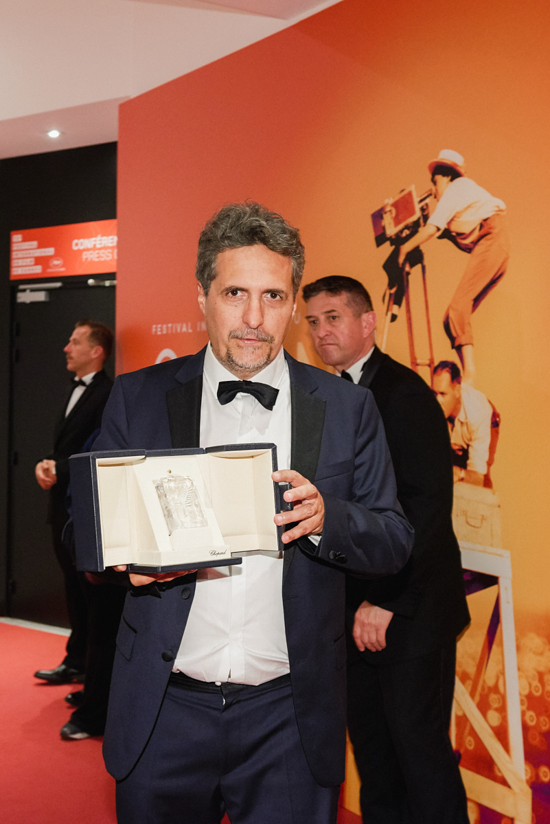 Kleber Mendonça Filho prix du jury ex-aequo pour son film Bacurau co-réalisé avec Juliano Dornelles © Bertrand Noël