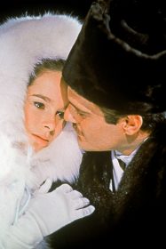 Geraldine Chaplin et Omar Sharif dans Le Docteur Jivago de David Lean