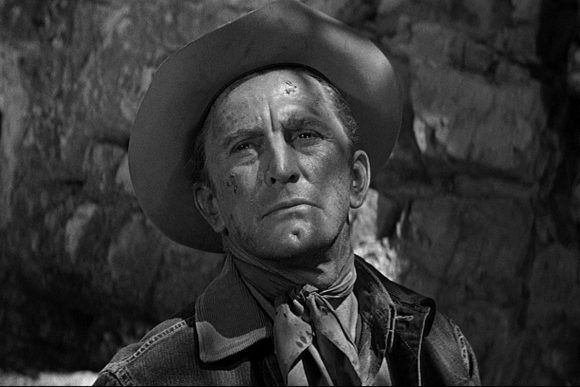 Zur ARTE-Sendung Kirk Douglas Einsam sind die Tapferen 9: Kirk Douglas in der Rolle des freiheitsliebenden Cowboys Jack Burns © Universal Foto: ZDF Honorarfreie Verwendung nur im Zusammenhang mit genannter Sendung und bei folgender Nennung "Bild: Sendeanstalt/Copyright". Andere Verwendungen nur nach vorheriger Absprache: ARTE-Bildredaktion, Silke Wölk Tel.: +33 3 881 422 25, E-Mail: bildredaktion@arte.tv