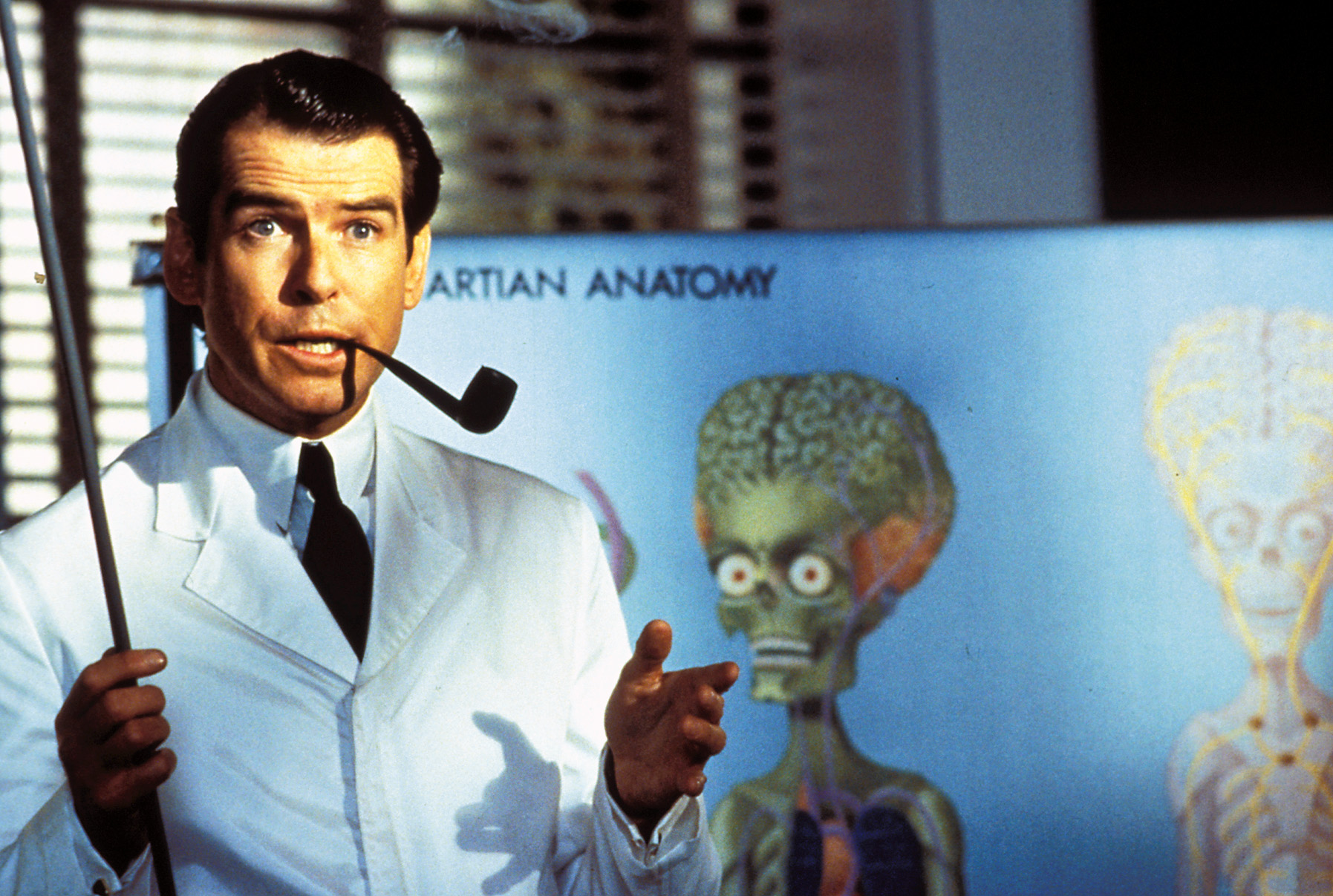Pierce Brosnan als Professor Donald Kessler Foto: ARTE France Honorarfreie Verwendung nur im Zusammenhang mit genannter Sendung und bei folgender Nennung "Bild: Sendeanstalt/Copyright". Andere Verwendungen nur nach vorheriger Absprache: ARTE-Bildredaktion, Tel.: Carine Haggiag +33 3 88 14 21 37 und Silke Wlk +33 3 88 14 22 25, E-Mail: bildredaktion@arte-tv.com