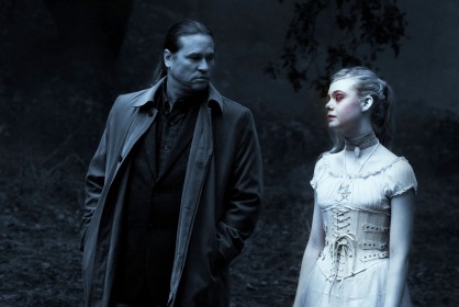 Val Kilmer et Elle Fanning dans Twixt de Francis Ford Coppola (2011)