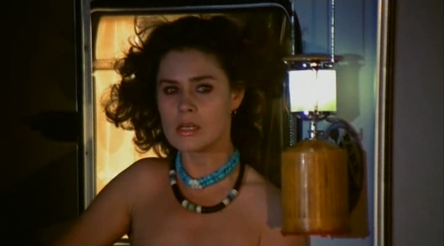 Corrine Cléry dans Les Proies de l'autostop (1977)