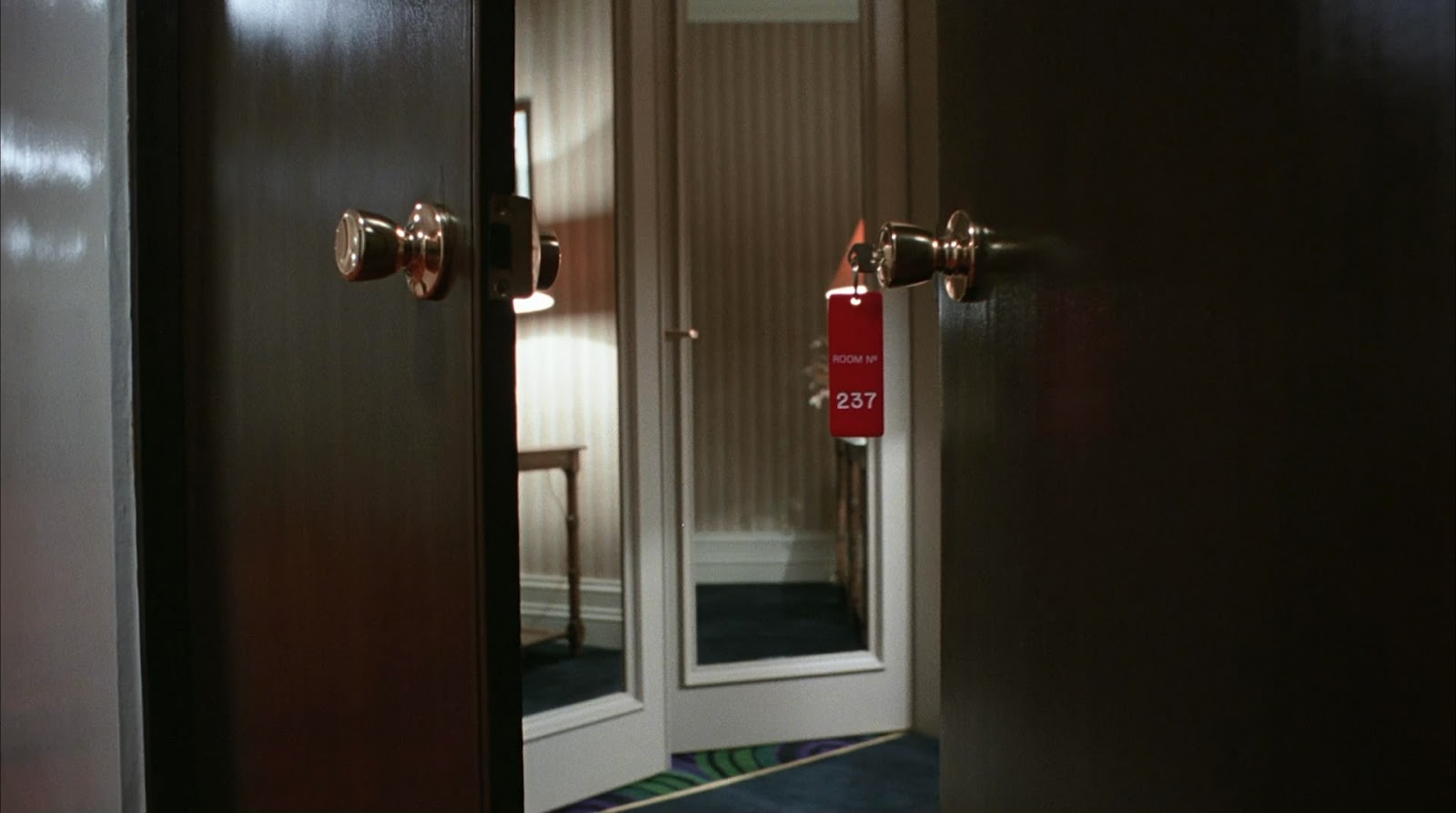 La chambre 237 de l'Hotel Overlook dans Shining La chambre 237 de l'Hotel Overlook dans Shining