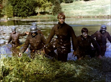 Le Lac des morts-vivants : comme un air de famille, mais attention à ne pas se tromper de film