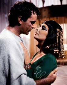 Richard Burton et Elizabeth Taylor dans Cléopâtre