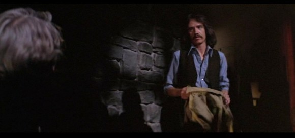 John Carpenter fait une apparition (non créditée) au début de son film Fog