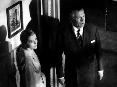 Carol Lynley et Laurence Olivier dans Bunny Lake a disparu