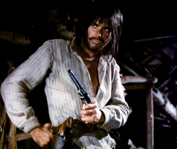 Tomas Milian dans le rôle de Cuchillo dans Colorado