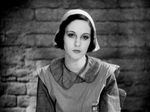 Nora Baring dans Meurtre de Alfred Hitchcock