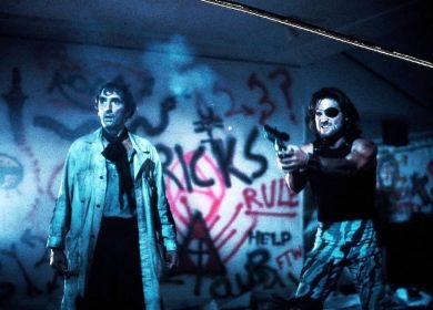 Harry Dean Stanton et Kurt Russell dans New York 1997 de John Carpenter