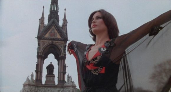 Cristina Raines dans La Sentinelle des maudits de Michael Winner