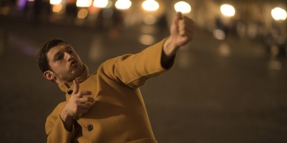 Tom Mercier dans Synonymes de Nadav Lapid